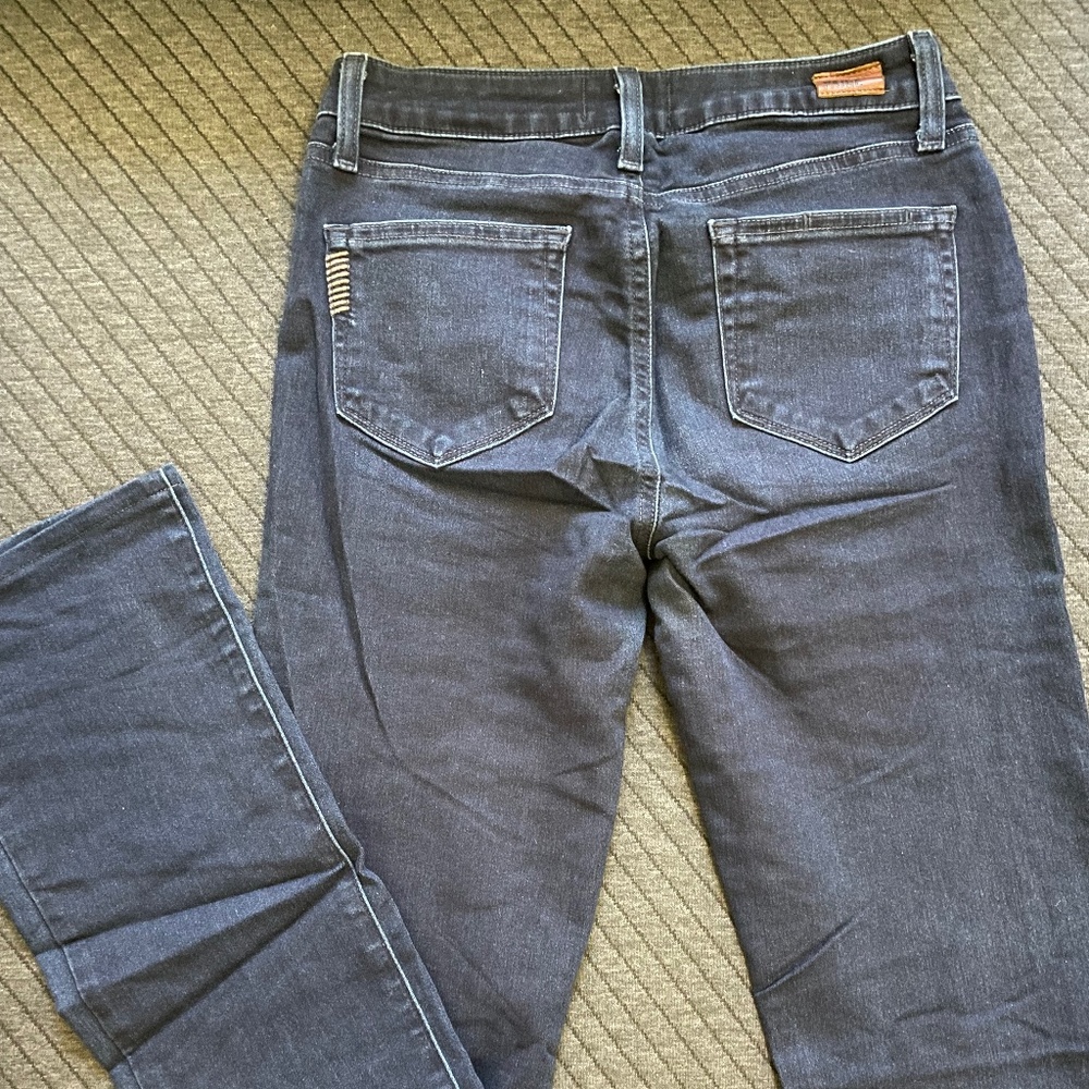 Paige Jeans — Straightleg Fit